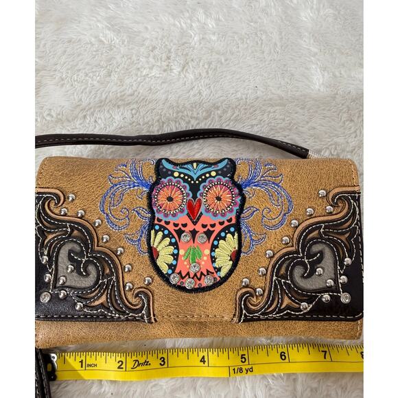 Embroidered Owl Design Women's Wallet - Picture 2 of 9